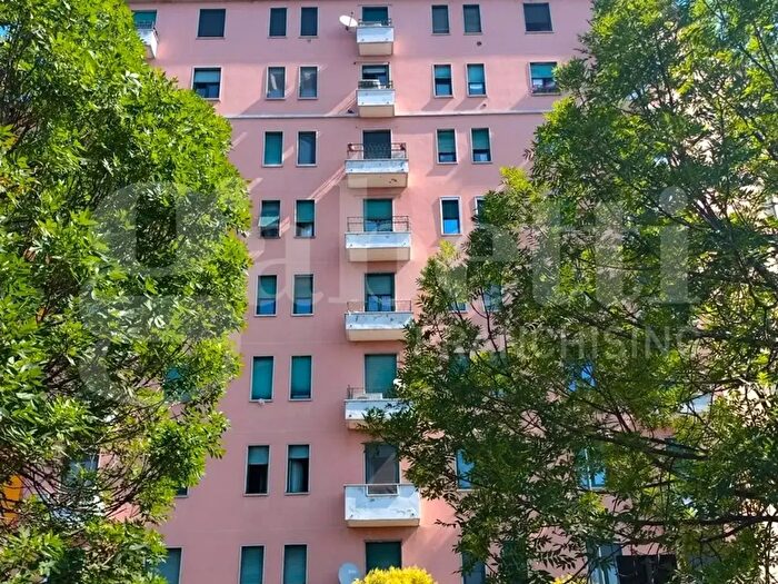 Appartamento trilocale in vendita in Via Caterina da Forlì, Milano