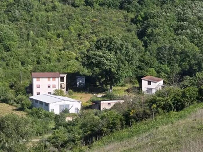 Casa con 6 locali in vendita in Calitri