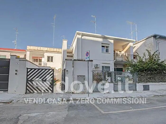 Appartamento trilocale in vendita in Via Isonzo B, Lecce