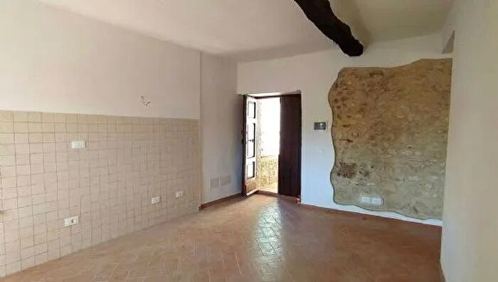 Appartamento trilocale in vendita in Tarano, Rieti