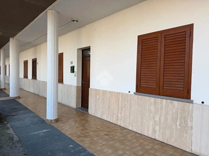 Appartamento trilocale in vendita in Via Albarotto, Leno
