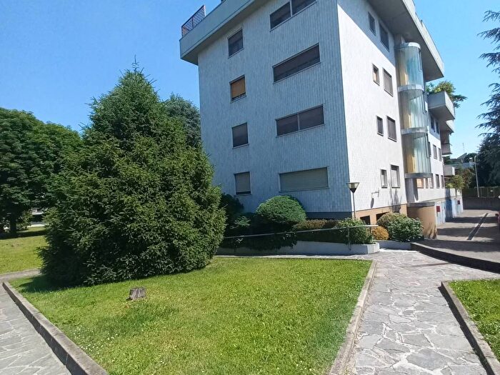 Appartamento trilocale in affitto in Via Michelangelo Buonarroti, Romano Banco, Buccinasco