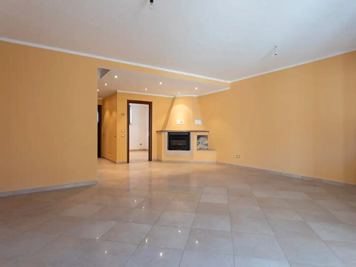 Casa con 6 locali in vendita in Via Domenico Morelli, Roma