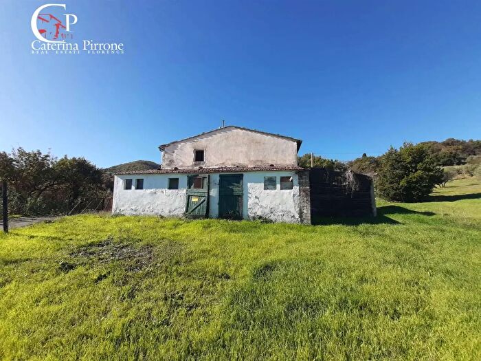 Casa con 10 locali in vendita in Via di San Michele, Montecatini Val Di Cecina