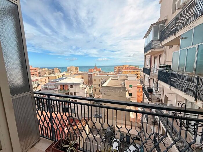 Appartamento con 5 locali in vendita in Viale Tunisi, Siracusa