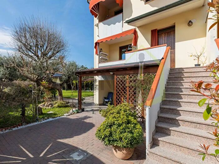 Casa con 6 locali in vendita in Fusignano