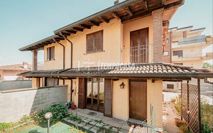 Casa trilocale in vendita in Strada Vecchia di Galliate, Mortara