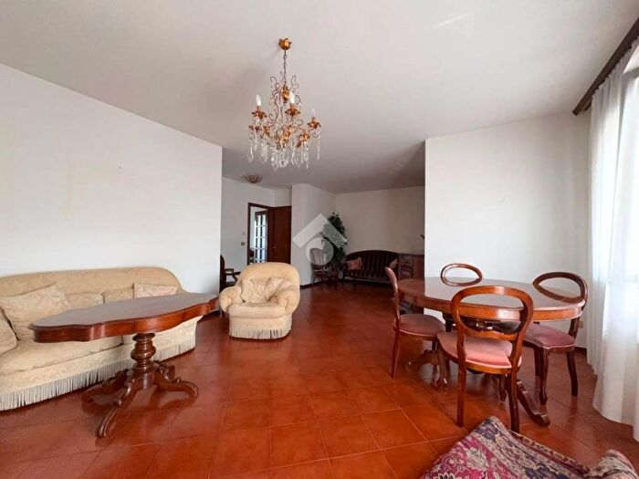 Appartamento quadrilocale in affitto in VIA MAMELI, Centro, Conegliano