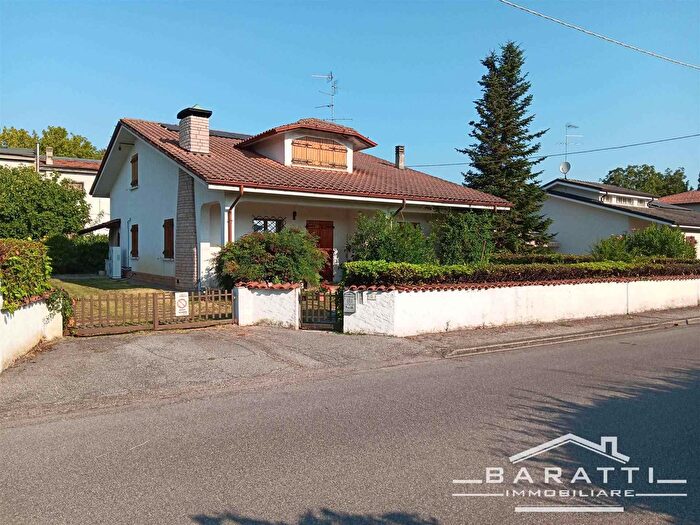 Casa con 7 locali in vendita in Gonzaga