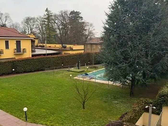 Appartamento trilocale in vendita in Via Mazzini, Lesmo