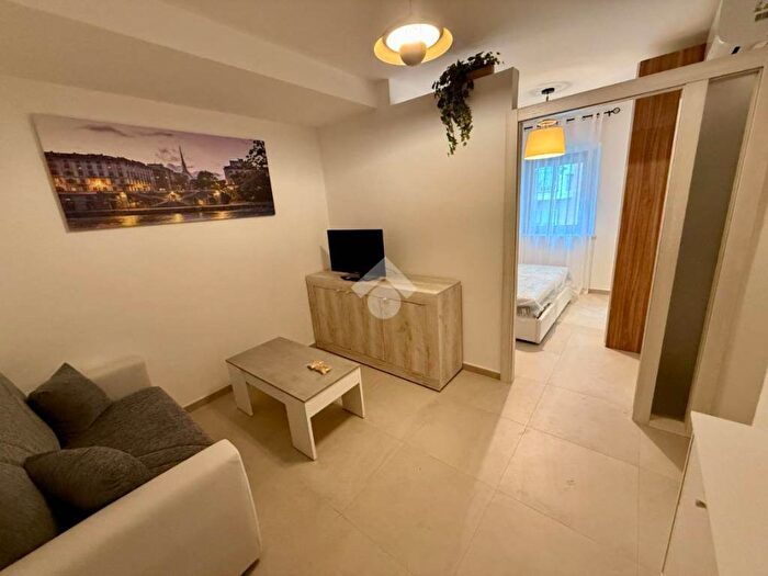 Appartamento trilocale in affitto in Via Mola, Centro, Vinovo