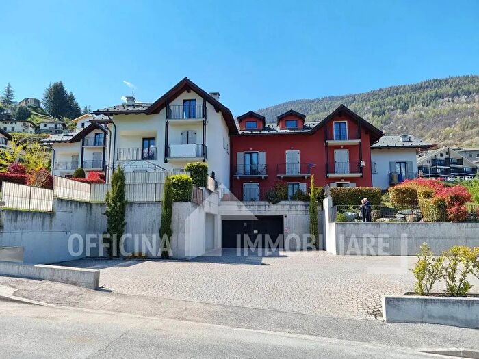 Appartamento trilocale in vendita in Via Roma, Teglio