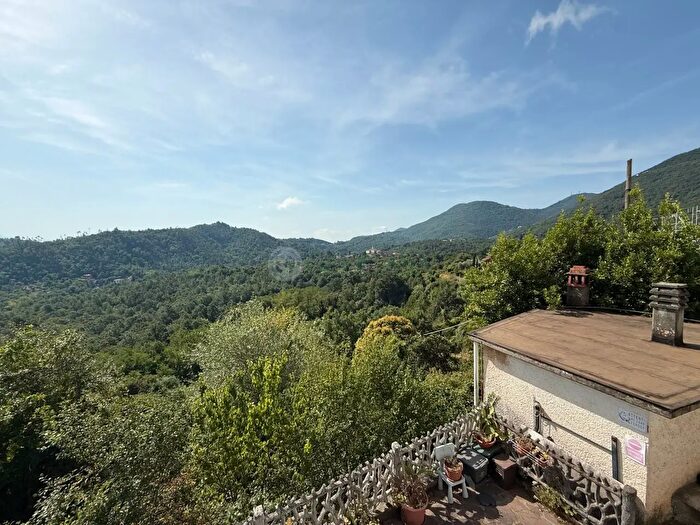 Appartamento trilocale in vendita in Ricco' Del Golfo Di Spezia