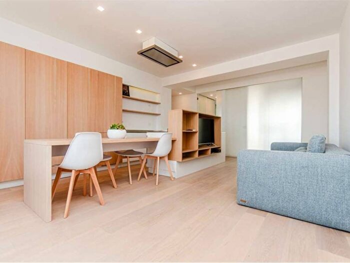 Appartamento bilocale in affitto in Via Giorgio Washington, Washington, Milano