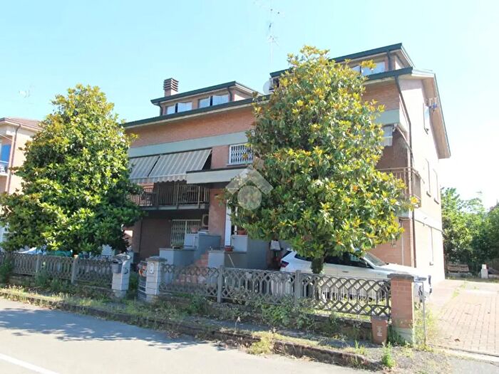 Appartamento quadrilocale in vendita in Via l Ariosto, Bagnolo In Piano
