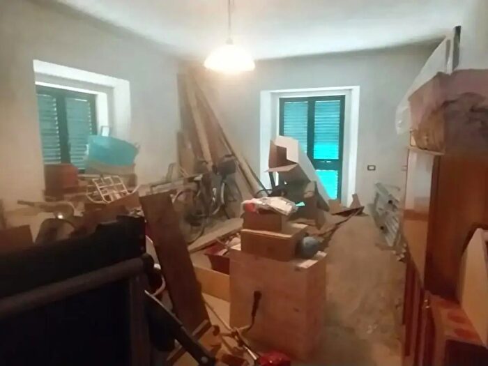 Casa con 5 locali in vendita in Calci