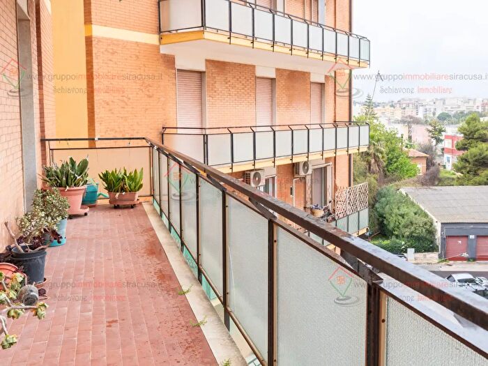 Appartamento con 5 locali in vendita in Siracusa