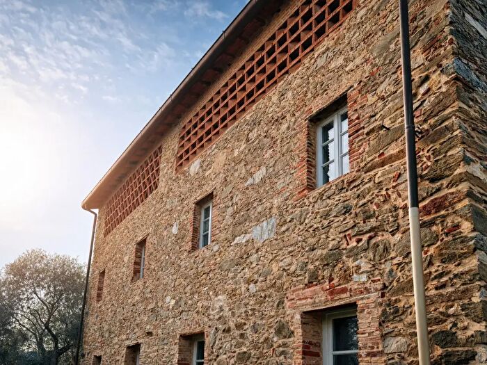 Casa quadrilocale in vendita in Camaiore