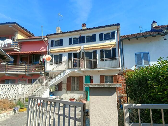 Casa con 5 locali in vendita in Via Carlo Alberto, Borgo San Martino