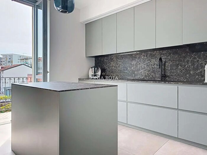 Appartamento quadrilocale in vendita in Via Fantoni, Bergamo