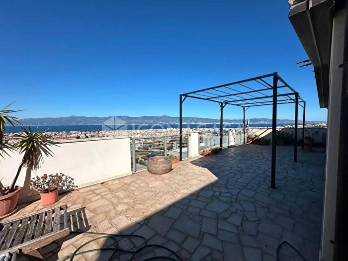 Appartamento con 5 locali in vendita in Via Nuova Modena, Reggio Calabria