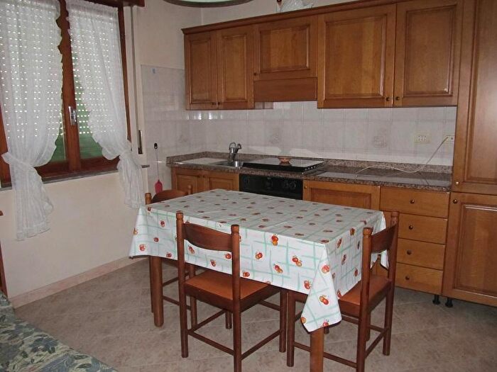 Casa con 11 locali in vendita in Lanzada