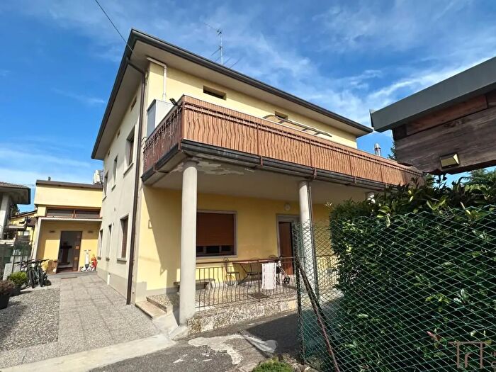 Appartamento quadrilocale in vendita in Via Gaetano Donizetti, Brusaporto