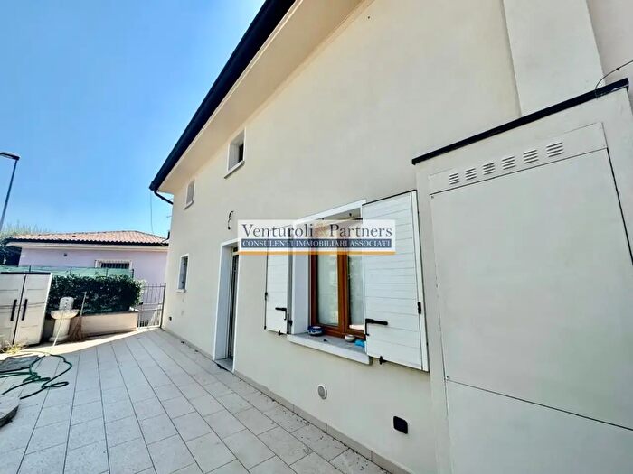 Casa trilocale in vendita in Via Giacomo Matteotti, Calcinato