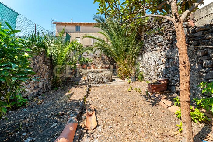 Appartamento quadrilocale in vendita in Via Timoleone, Catania