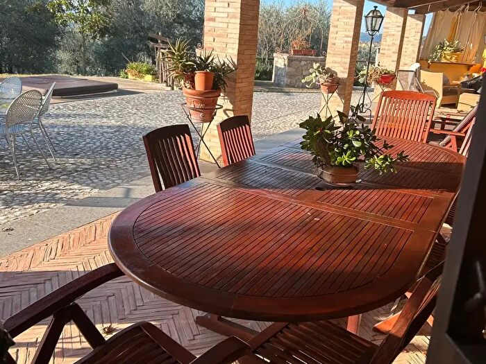 Casa con 10 locali in affitto in Strada del Fondo, Amelia