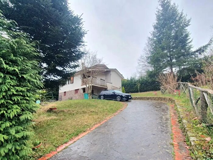 Casa quadrilocale in vendita in Elle Conserve, Villa Basilica