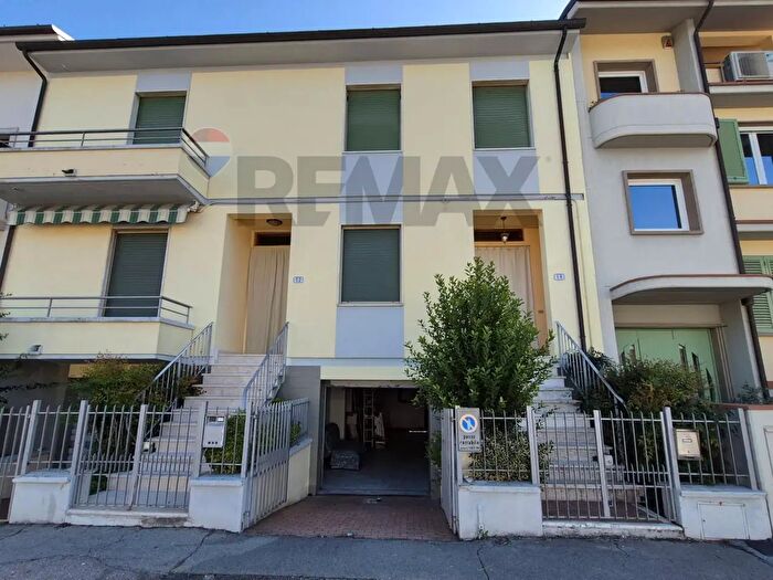Appartamento con 5 locali in vendita in Via Avogadro, Empoli