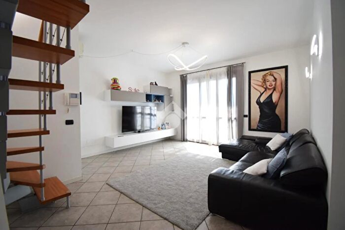 Appartamento quadrilocale in vendita in Via Moia, Brugherio