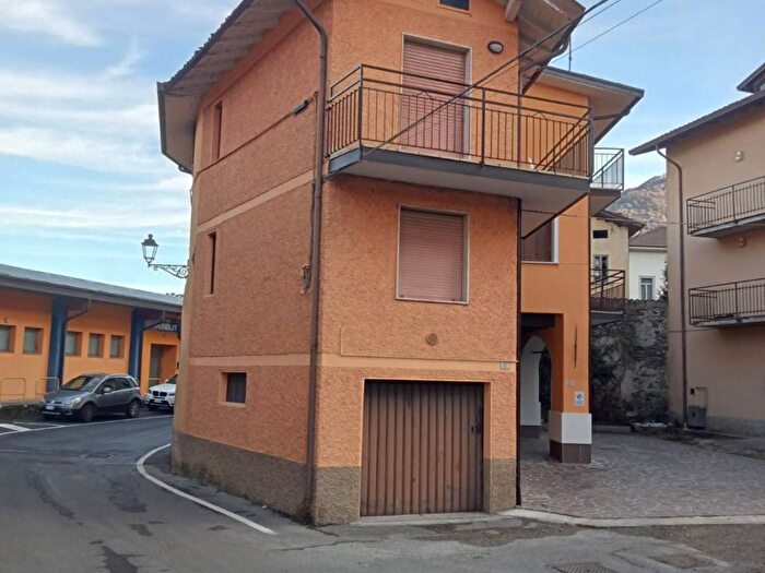 Appartamento bilocale in affitto in Via Don Stefano Gelmi, Centro, Pian Camuno