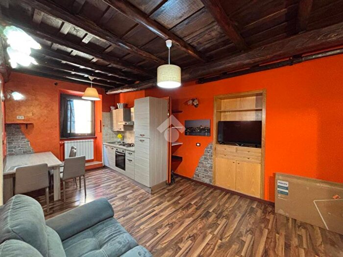 Appartamento bilocale in affitto in Via Papa Nicolò III, San Martino al Cimino Tobia, Viterbo