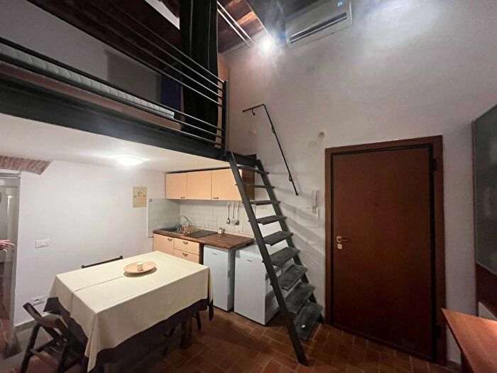 Appartamento monolocale in affitto in Via San Lorenzo, San Francesco, Pisa