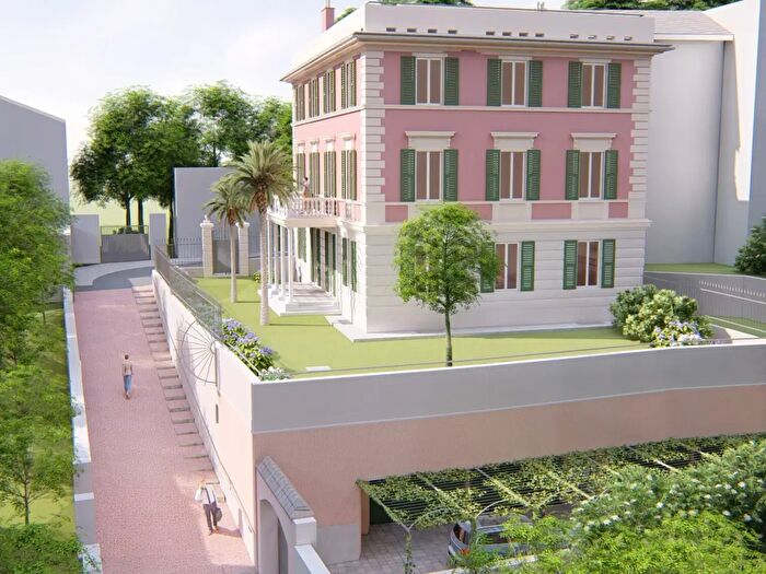 Appartamento con 9 locali in vendita in Via Montegalletto, Genova