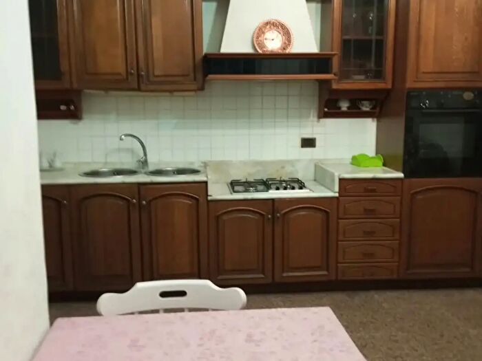 Casa in vendita in Via Valle, Sulmona