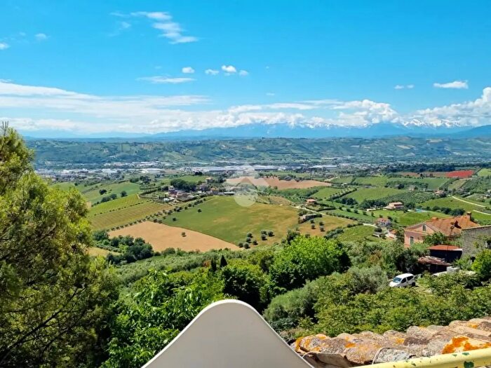 Appartamento quadrilocale in vendita in Via Borgo da Mare, Monteprandone