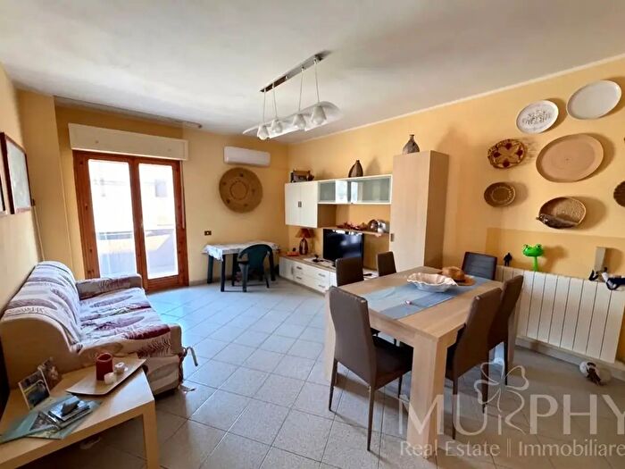 Appartamento quadrilocale in vendita in Via Turati, La Maddalena