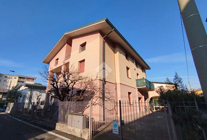 Appartamento trilocale in vendita in Via Monte Sabotino, Seriate