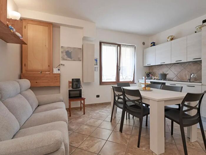 Appartamento bilocale in vendita in Via Giuseppe Verdi, Cuvio