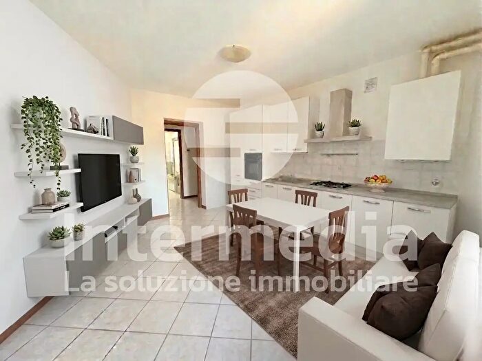 Appartamento bilocale in vendita in Piazza Mazzini, Capriano Del Colle