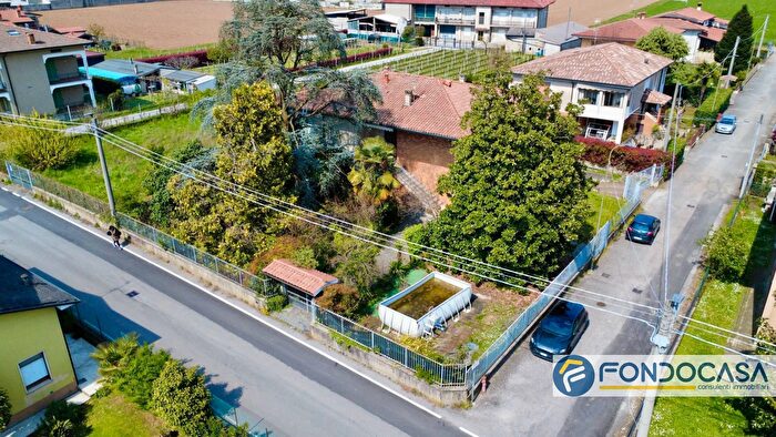 Casa con 8 locali in vendita in Via Romana, Palazzolo SullOglio