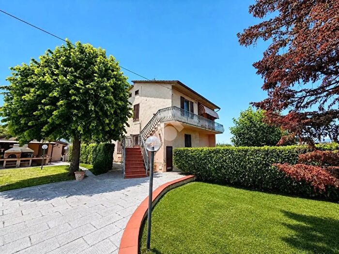 Casa trilocale in vendita in Via Larga, Quarrata