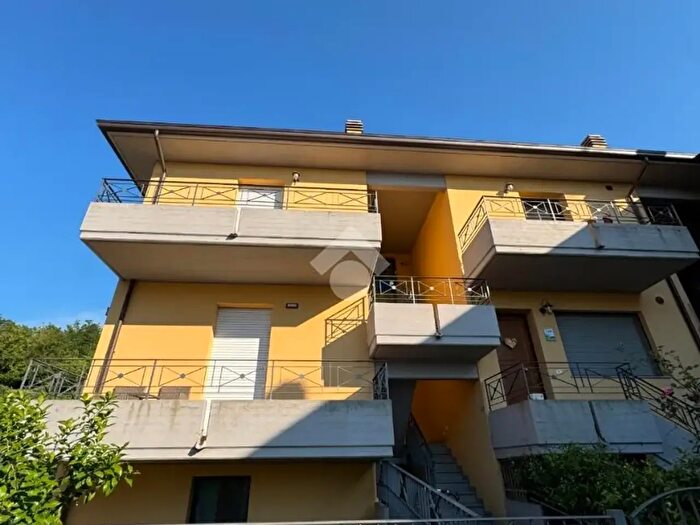 Appartamento trilocale in vendita in Via Apsella, Vallefoglia