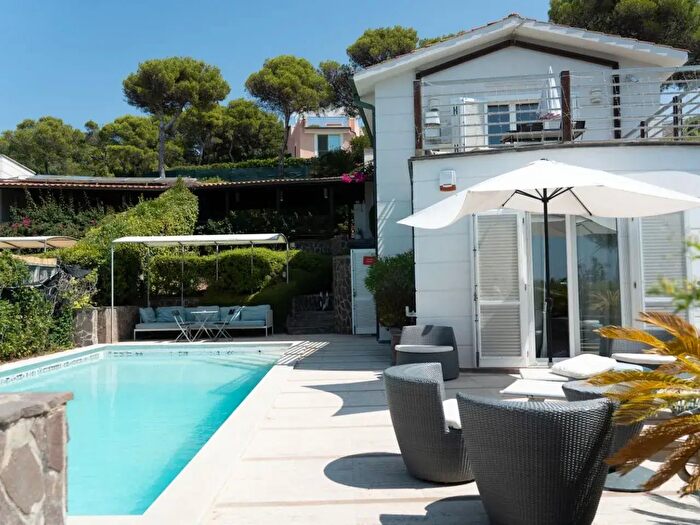 Casa con 5 locali in vendita in Rosignano Marittimo
