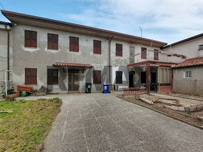 Casa con 12 locali in vendita in Mira