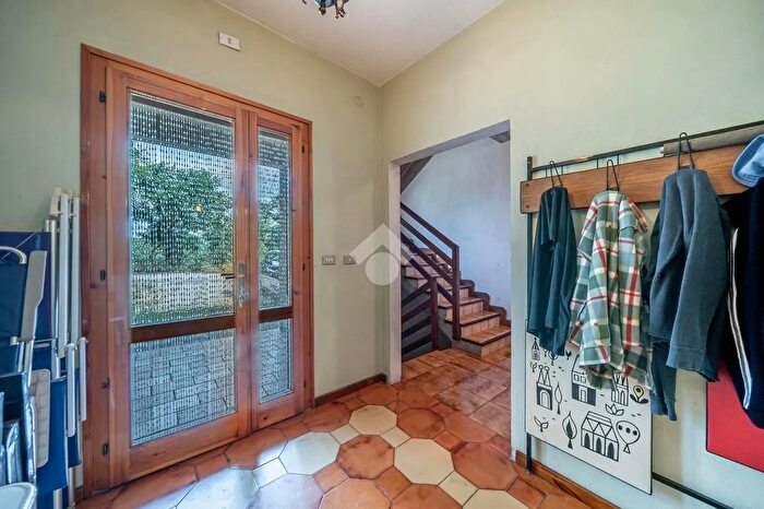 Casa con 5 locali in vendita in Via Gneda, Pavullo Nel Frignano