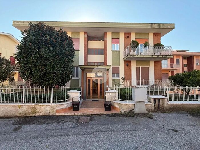 Appartamento trilocale in affitto in Via Aurelia, Fara In Sabina